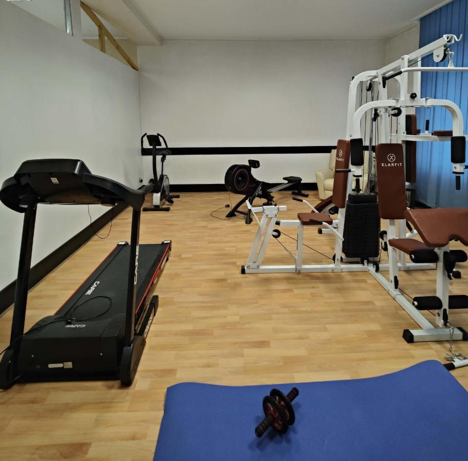 Hotel Terminus - Pizzeria Pizz'A Gogo - Salle De Sport - Face A La Gare Лон-ле-Соньє Екстер'єр фото