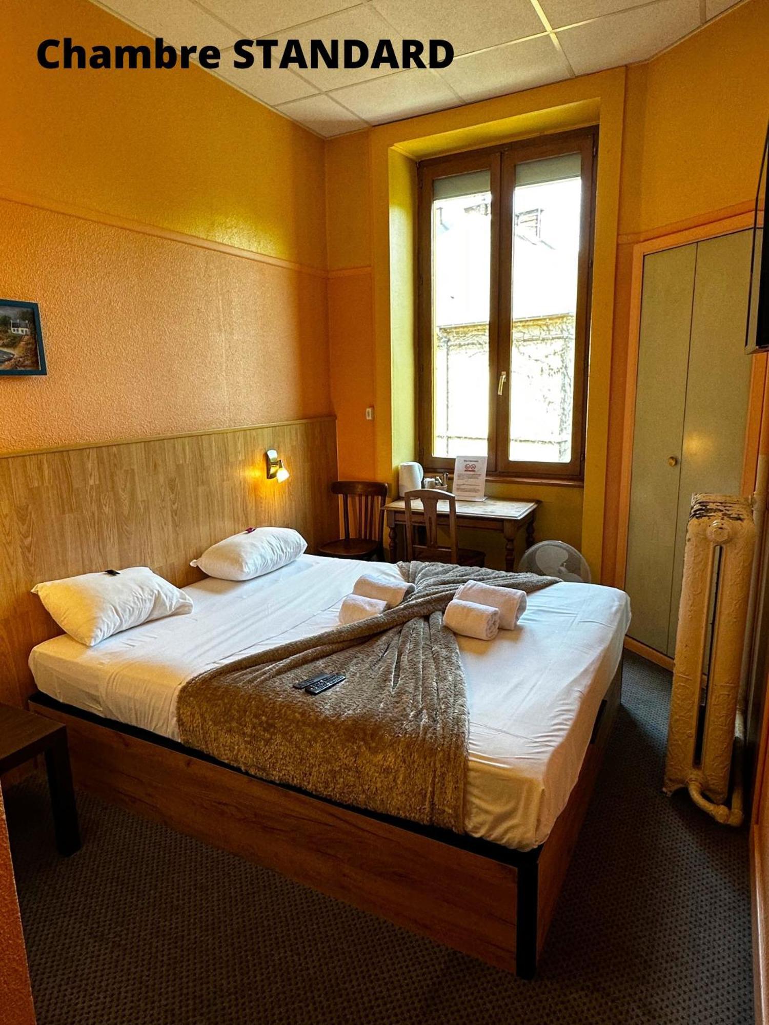Hotel Terminus - Pizzeria Pizz'A Gogo - Salle De Sport - Face A La Gare Лон-ле-Соньє Екстер'єр фото