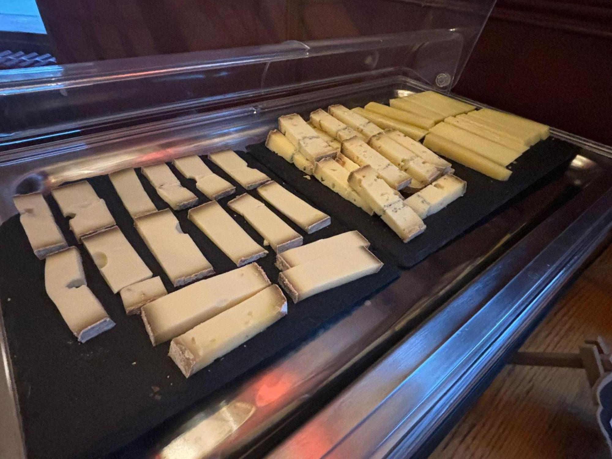 Hotel Terminus - Pizzeria Pizz'A Gogo - Salle De Sport - Face A La Gare Лон-ле-Соньє Екстер'єр фото